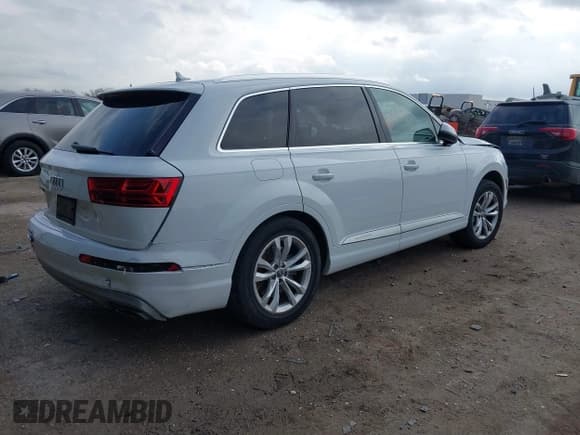 ✅ 2019 Audi Q7 Premium • VIN: WA1AAAF7XKD007748 • Lot: 41108734. Listed on IAAI with 56,295 mi. Free auction sales archive from the USA and detailed vehicle history report at DreamBid. Image 4.