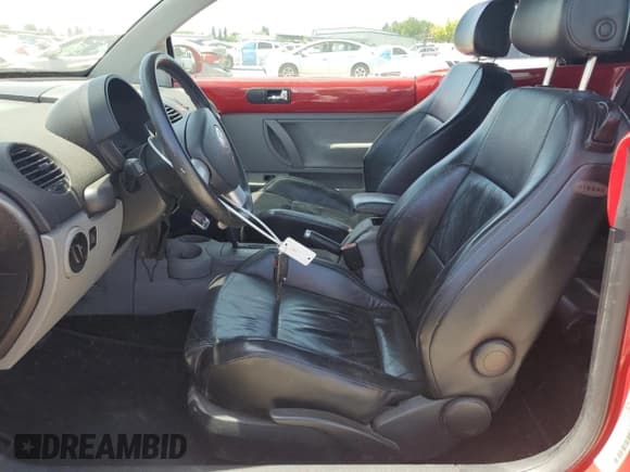 ✅ 2005 Volkswagen Beetle GLS • VIN: 3VWCD31Y75M311546 • Lot: 61877105. Listed on Copart with 91,308 mi. Free auction sales archive from the USA and detailed vehicle history report at DreamBid. Image 7.