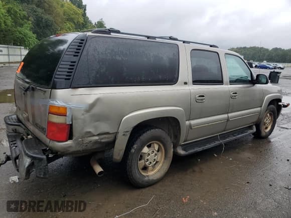 ✅ 2002 Chevrolet Suburban LS • VIN: 3GNEC16Z62G252379 • Лот: 73461294. Опубликован ранее на Copart с пробегом 321 647 миль. Бесплатный доступ к архиву аукционных продаж из США и подробный отчёт об истории автомобиля на DreamBid. Изображение 3.