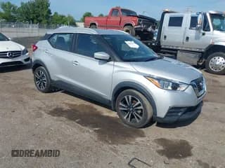 ✅ 2019 Nissan Kicks SR • VIN: 3N1CP5CU4KL498703 • Лот: 42829044. Опубликован ранее на IAAI с пробегом 106 314 миль. Бесплатный доступ к архиву аукционных продаж из США и подробный отчёт об истории автомобиля на DreamBid. Изображение 1.