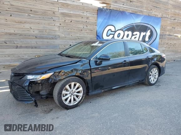 ✅ 2018 Toyota Camry LE • VIN: 4T1B11HK4JU081754 • Lot: 84008705. Listed on Copart with 49,028 mi. Free auction sales archive from the USA and detailed vehicle history report at DreamBid. Image 1.