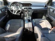 ✅ 2013 Mercedes-Benz C 300 Sport • VIN: WDDGF8AB7DA804037 • Lot: 90133835. Wystawiony na Copart z przebiegiem 145 998 mil. Bezpłatny archiwum sprzedaży aukcyjnych z USA i szczegółowy raport historii pojazdu na DreamBid. Zdjęcie 8.