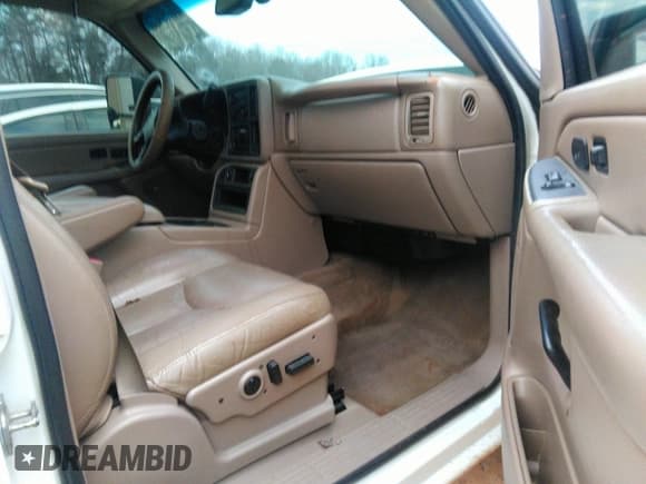 ✅ 2006 Chevrolet Silverado 2500HD LT3 • VIN: 1GCHK23D26F190154 • Лот: 41173966. Опубликован ранее на IAAI с пробегом 296 361 миль. Бесплатный доступ к архиву аукционных продаж из США и подробный отчёт об истории автомобиля на DreamBid. Изображение 5.