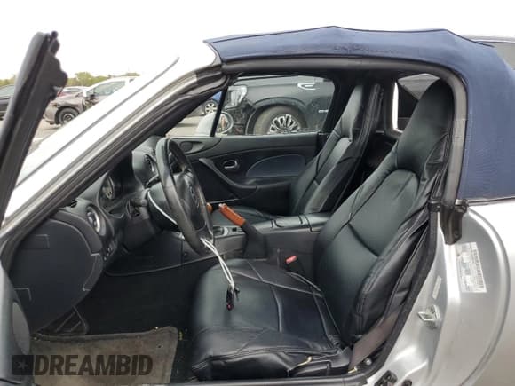 ✅ 2004 Mazda MX-5 Miata Cloth • VIN: JM1NB353840402908 • Lot: 73668944. Wystawiony na Copart z przebiegiem 70 744 mil. Bezpłatny archiwum sprzedaży aukcyjnych z USA i szczegółowy raport historii pojazdu na DreamBid. Zdjęcie 7.