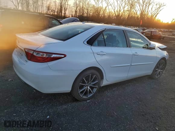 ✅ 2017 Toyota Camry LE • VIN: 4T1BF1FK5HU694013 • Lot: 93676245. Wystawiony na Copart z przebiegiem 113 342 mil. Bezpłatny archiwum sprzedaży aukcyjnych z USA i szczegółowy raport historii pojazdu na DreamBid. Zdjęcie 3.