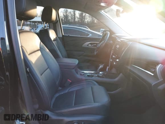 ✅ 2021 Chevrolet Traverse RS • VIN: 1GNEVJKW2MJ115124 • Lot: 41239893. Wystawiony na IAAI z przebiegiem 37 720 mil. Bezpłatny archiwum sprzedaży aukcyjnych z USA i szczegółowy raport historii pojazdu na DreamBid. Zdjęcie 5.