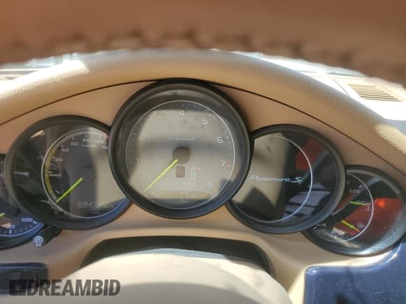 ✅ 2015 Porsche Panamera S E-Hybrid • VIN: WP0AD2A74FL040718 • Lot: 48956365. Listed on Copart with 69,408 mi. Free auction sales archive from the USA and detailed vehicle history report at DreamBid. Image 9.