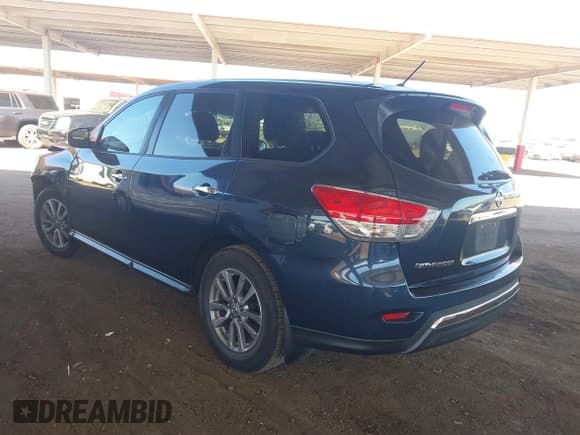 ✅ 2015 Nissan Pathfinder S • VIN: 5N1AR2MN4FC625872 • Lot: 43656579. Listed on IAAI with 139,277 mi. Free auction sales archive from the USA and detailed vehicle history report at DreamBid. Image 3.