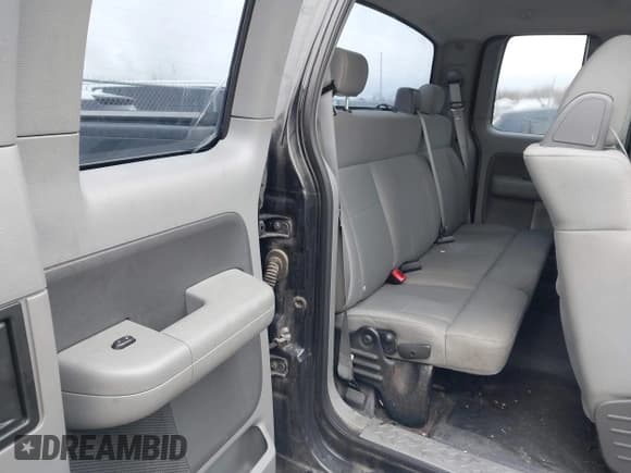 ✅ 2008 Ford F-150 STX • VIN: 1FTRX12W28FB55071 • Lot: 43651769. Wystawiony na IAAI z przebiegiem 109 769 mil. Bezpłatny archiwum sprzedaży aukcyjnych z USA i szczegółowy raport historii pojazdu na DreamBid. Zdjęcie 8.