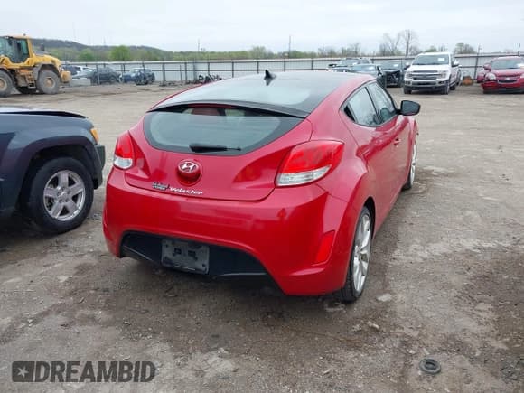 ✅ 2013 Hyundai Veloster w/Gray Int • VIN: KMHTC6AD8DU146035 • Lot: 41892703. Wystawiony na IAAI z przebiegiem 241 169 mil. Bezpłatny archiwum sprzedaży aukcyjnych z USA i szczegółowy raport historii pojazdu na DreamBid. Zdjęcie 13.