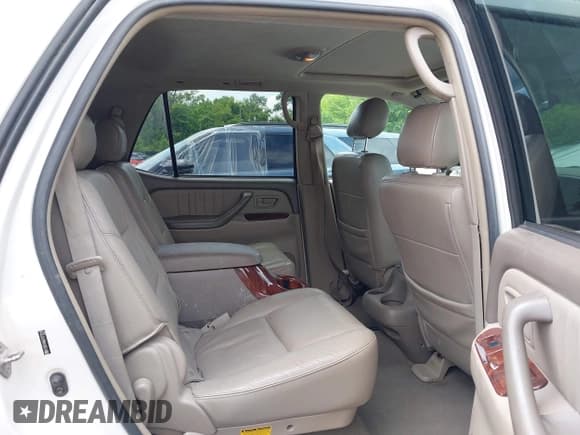 ✅ 2007 Toyota Sequoia Limited • VIN: 5TDBT48A67S277618 • Lot: 42440108. Wystawiony na IAAI z przebiegiem 207 806 mil. Bezpłatny archiwum sprzedaży aukcyjnych z USA i szczegółowy raport historii pojazdu na DreamBid. Zdjęcie 8.