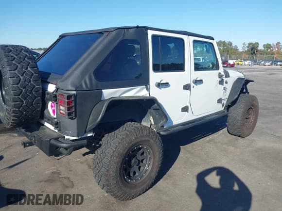 ✅ 2014 Jeep Wrangler Unlimited Sahara • VIN: 1C4BJWEG0EL278126 • Лот: 43688733. Опубликован ранее на IAAI с пробегом 72 543 миль. Бесплатный доступ к архиву аукционных продаж из США и подробный отчёт об истории автомобиля на DreamBid. Изображение 4.