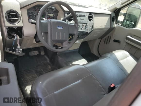 ✅ 2010 Ford F-250 XL • VIN: 1FTNF2B51AEA11666 • Lot: 53383055. Listed on Copart with 79,920 mi. Free auction sales archive from the USA and detailed vehicle history report at DreamBid. Image 8.