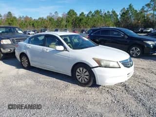 ✅ 2011 Honda Accord LX • VIN: 1HGCP2F35BA152182 • Lot: 43723732. Wystawiony na IAAI z przebiegiem 224 979 mil. Bezpłatny archiwum sprzedaży aukcyjnych z USA i szczegółowy raport historii pojazdu na DreamBid. Zdjęcie 1.