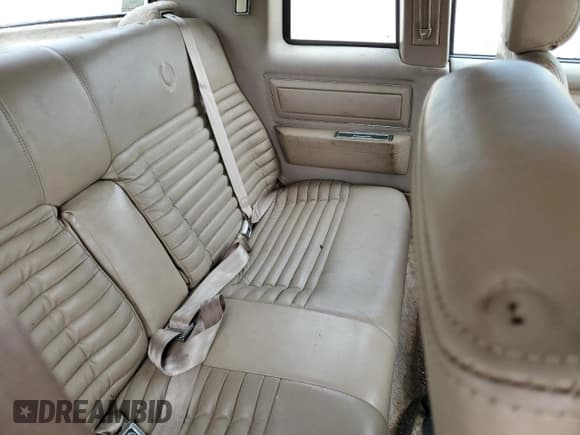 ✅ 1991 Cadillac Eldorado • VIN: 1G6EL13B4MU604636 • Lot: 79155234. Wystawiony na Copart z przebiegiem Nie podano. Bezpłatny archiwum sprzedaży aukcyjnych z USA i szczegółowy raport historii pojazdu na DreamBid. Zdjęcie 10.