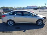 ✅ 2018 Ford Focus SE • VIN: 1FADP3F27JL202508 • Lot: 43385018. Listed on IAAI with 42,121 mi. Free auction sales archive from the USA and detailed vehicle history report at DreamBid. Image 14.