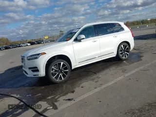 ✅ 2023 Volvo XC90 Plus • VIN: YV4062PN4P1971984 • Лот: 43540373. Опубликован ранее на IAAI с пробегом 15 258 миль. Бесплатный доступ к архиву аукционных продаж из США и подробный отчёт об истории автомобиля на DreamBid. Изображение 2.