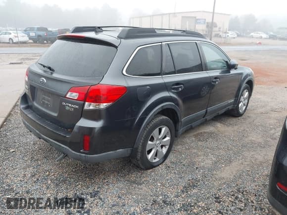 ✅ 2012 Subaru Outback Limited • VIN: 4S4BRCKC4C3260858 • Lot: 43772521. Wystawiony na IAAI z przebiegiem 212 007 mil. Bezpłatny archiwum sprzedaży aukcyjnych z USA i szczegółowy raport historii pojazdu na DreamBid. Zdjęcie 4.
