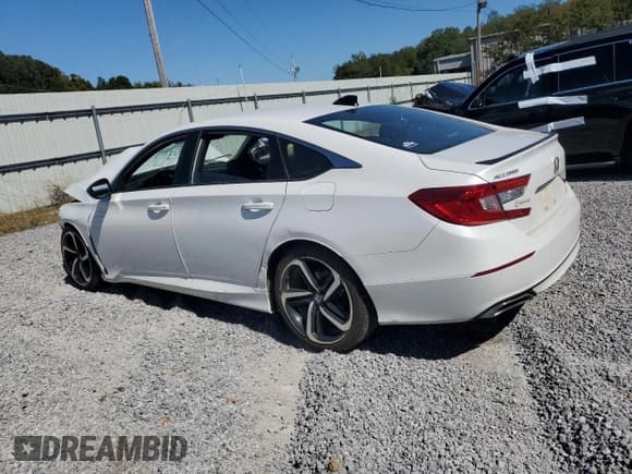 ✅ 2022 Honda Accord Sport • VIN: 1HGCV1F32NA054988 • Лот: 81987725. Опубликован ранее на Copart с пробегом Не указан. Бесплатный доступ к архиву аукционных продаж из США и подробный отчёт об истории автомобиля на DreamBid. Изображение 2.