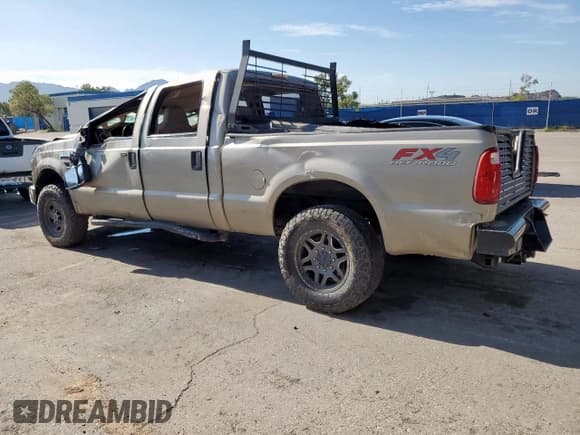 ✅ 2010 Ford F-250 XL • VIN: 1FTSW2BR3AEA97083 • Lot: 67093905. Listed on Copart with 135,624 mi. Free auction sales archive from the USA and detailed vehicle history report at DreamBid. Image 2.
