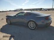 ✅ 2024 Ford Mustang GT Premium • VIN: 1FA6P8CF6R5435471 • Лот: 82641185. Опубликован ранее на Copart с пробегом 5 759 миль. Бесплатный доступ к архиву аукционных продаж из США и подробный отчёт об истории автомобиля на DreamBid. Изображение 2.