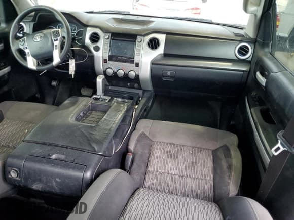 ✅ 2019 Toyota Tundra SR • VIN: 5TFRM5F1XKX140558 • Lot: 80761405. Listed on Copart with 176,055 mi. Free auction sales archive from the USA and detailed vehicle history report at DreamBid. Image 8.