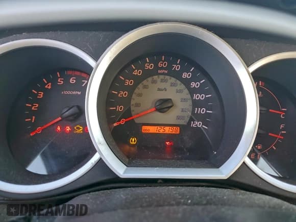 ✅ 2008 Toyota Tacoma • VIN: 5TEPX42NX8Z546407 • Lot: 95499325. Wystawiony na Copart z przebiegiem 125 198 mil. Bezpłatny archiwum sprzedaży aukcyjnych z USA i szczegółowy raport historii pojazdu na DreamBid. Zdjęcie 9.