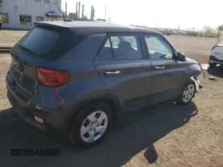 2024 Hyundai Venue SE z VIN KMHRB8A30RU314550, wystawiony jako Copart lot #56832385 z przebiegiem Nie podano mil oraz Szkoda całkowita • Salvage title. Historia ofert i sprzedaży dostępna na DreamBid. Obrazek 3.