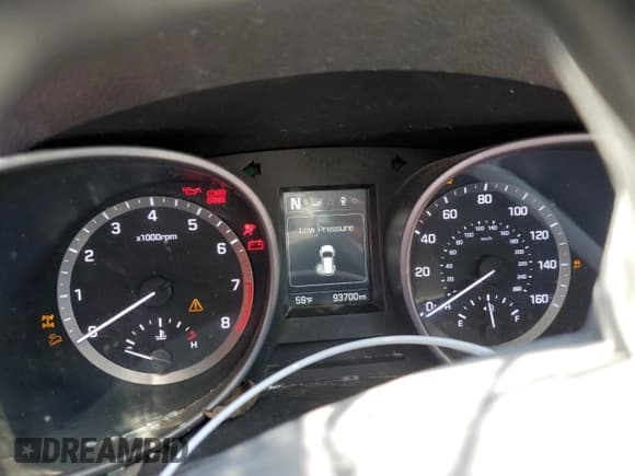 ✅ 2017 Hyundai Santa Fe 2.4L • VIN: 5NMZUDLB6HH019194 • Lot: 86827415. Listed on Copart with 93,700 mi. Free auction sales archive from the USA and detailed vehicle history report at DreamBid. Image 9.