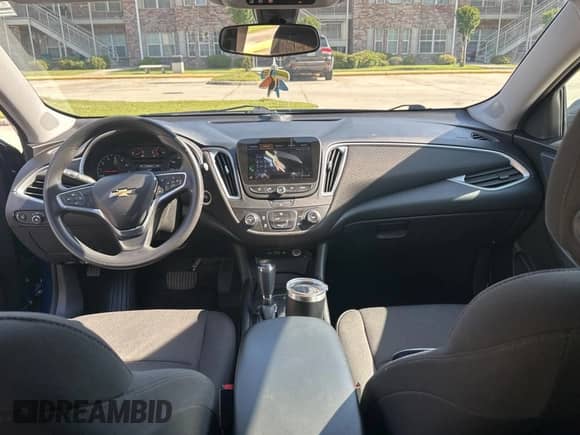 2019 Chevrolet Malibu LS z VIN 1G1ZB5ST1KF191460, wystawiony jako Copart lot #53805735 z przebiegiem 72 885 mil mil oraz Szkoda całkowita • Salvage title. Historia ofert i sprzedaży dostępna na DreamBid. Obrazek 9.