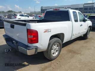 2007 Chevrolet Silverado 1500 2LT with VIN 1GCEK19J97E501094, listed as a IAAI auction lot 43338598 with 238,104 mi miles and . Bid and sale history available at DreamBid. Image 3.