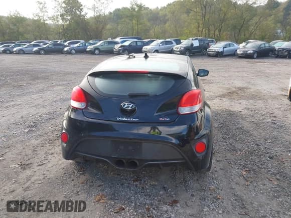 ✅ 2016 Hyundai Veloster Turbo R-Spec • VIN: KMHTC6AE3GU266032 • Lot: 43333282. Wystawiony na IAAI z przebiegiem 165 109 mil. Bezpłatny archiwum sprzedaży aukcyjnych z USA i szczegółowy raport historii pojazdu na DreamBid. Zdjęcie 16.