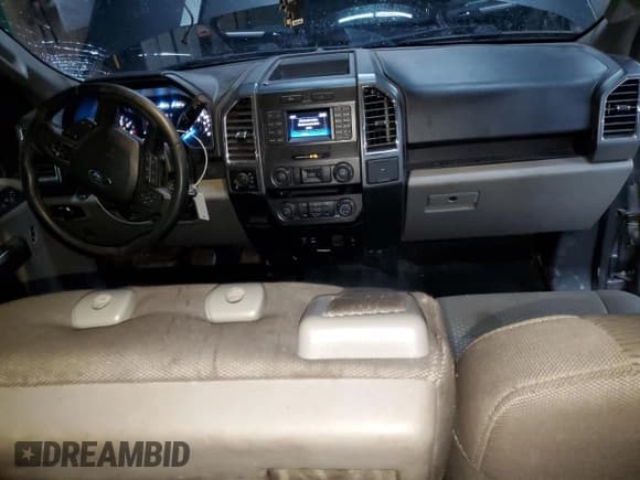 ✅ 2015 Ford F-150 XLT • VIN: 1FTFX1EF9FFA21203 • Lot: 92125785. Listed on Copart with 211,199 mi. Free auction sales archive from the USA and detailed vehicle history report at DreamBid. Image 8.