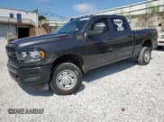 ✅ 2024 Ram 2500 Tradesman • VIN: 3C6UR5CJ3RG393162 • Lot: 68424475. Wystawiony na Copart z przebiegiem 32 242 mil. Bezpłatny archiwum sprzedaży aukcyjnych z USA i szczegółowy raport historii pojazdu na DreamBid. Zdjęcie 1.