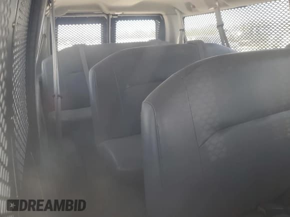 ✅ 2010 Ford Econoline Passenger XL • VIN: 1FBNE3BL3ADA76939 • Lot: 49667065. Listed on Copart with 414,433 mi. Free auction sales archive from the USA and detailed vehicle history report at DreamBid. Image 11.