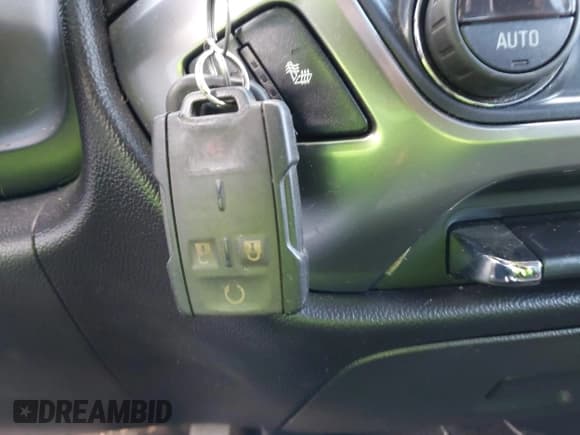 ✅ 2017 Chevrolet Silverado 1500 LT • VIN: 1GCVKREC4HZ116932 • Лот: 43389720. Опубликован ранее на IAAI с пробегом 72 108 миль. Бесплатный доступ к архиву аукционных продаж из США и подробный отчёт об истории автомобиля на DreamBid. Изображение 11.