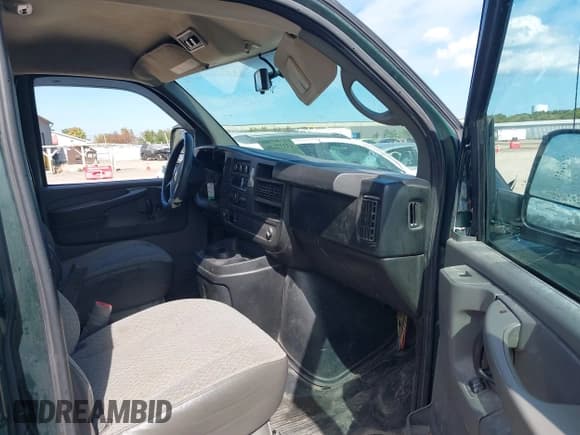 ✅ 2014 Chevrolet Express Passenger LT • VIN: 1GAZG1FG3E1173504 • Lot: 43377110. Listed on IAAI with 196,125 mi. Free auction sales archive from the USA and detailed vehicle history report at DreamBid. Image 5.