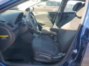 ✅ 2017 Hyundai Accent SE • VIN: KMHCT5AE0HU346061 • Lot: 86187285. Wystawiony na Copart z przebiegiem 95 645 mil. Bezpłatny archiwum sprzedaży aukcyjnych z USA i szczegółowy raport historii pojazdu na DreamBid. Zdjęcie 7.