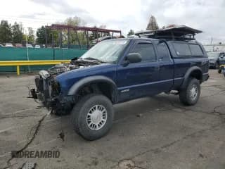 ✅ 2003 Chevrolet S-10 LS • VIN: 1GCCT19X238158338 • Lot: 86185115. Listed on Copart with 219,896 mi. Free auction sales archive from the USA and detailed vehicle history report at DreamBid. Image 1.