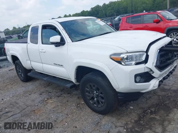 ✅ 2021 Toyota Tacoma SR • VIN: 3TYRZ5CN8MT008114 • Lot: 42993504. Listed on IAAI with 24,344 mi. Free auction sales archive from the USA and detailed vehicle history report at DreamBid. Image 1.