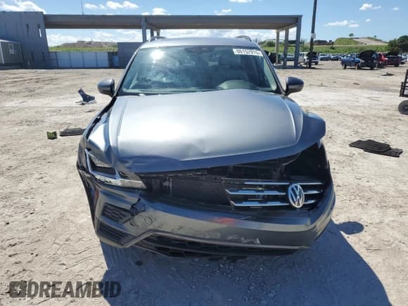 ✅ 2021 Volkswagen Tiguan SE • VIN: 3VV3B7AX8MM106924 • Lot: 86152915. Wystawiony na Copart z przebiegiem 55 621 mil. Bezpłatny archiwum sprzedaży aukcyjnych z USA i szczegółowy raport historii pojazdu na DreamBid. Zdjęcie 5.