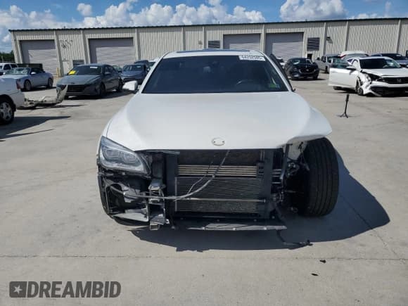 ✅ 2015 BMW 7 Series 750i xDrive • VIN: WBAYB6C51FD965925 • Lot: 64252505. Listed on Copart with 123,038 mi. Free auction sales archive from the USA and detailed vehicle history report at DreamBid. Image 5.