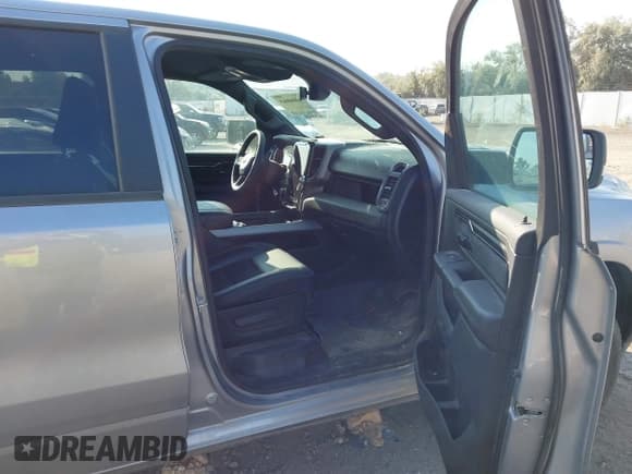 ✅ 2024 Ram 1500 Big Horn • VIN: 1C6RRFFG7RN135326 • Lot: 43060665. Listed on IAAI with 28,036 mi. Free auction sales archive from the USA and detailed vehicle history report at DreamBid. Image 5.