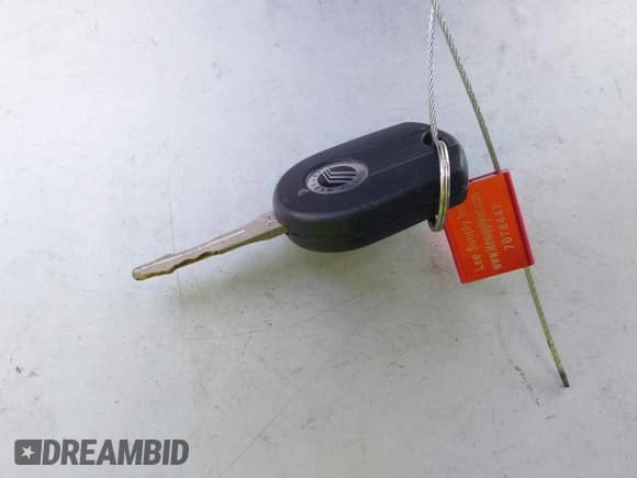 ✅ 2010 Mercury Milan Hybrid • VIN: 3MEDM0L31AR626765 • Lot: 42679027. Listed on IAAI with 130,116 mi. Free auction sales archive from the USA and detailed vehicle history report at DreamBid. Image 11.