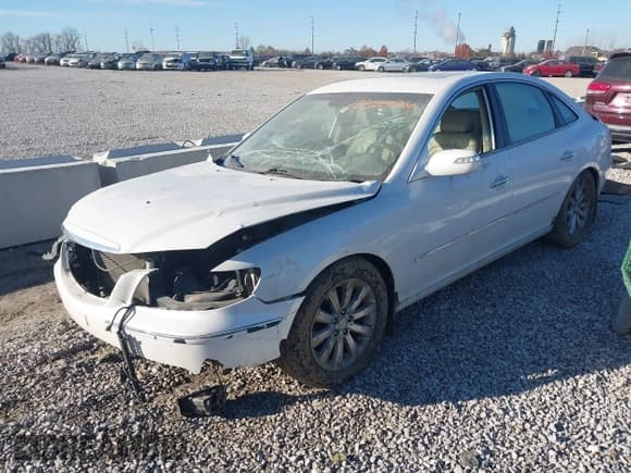 ✅ 2009 Hyundai Azera Limited • VIN: KMHFC46F19A343200 • Lot: 43706026. Listed on IAAI with 170,079 mi. Free auction sales archive from the USA and detailed vehicle history report at DreamBid. Image 2.