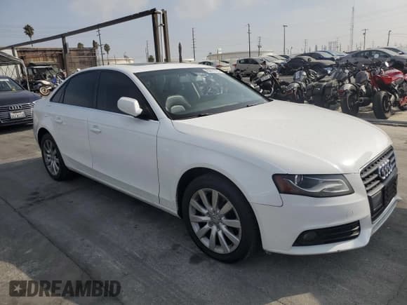 ✅ 2012 Audi A4 Premium • VIN: WAUAFAFL1CN015265 • Lot: 80911725. Wystawiony na Copart z przebiegiem 142 123 mil. Bezpłatny archiwum sprzedaży aukcyjnych z USA i szczegółowy raport historii pojazdu na DreamBid. Zdjęcie 4.