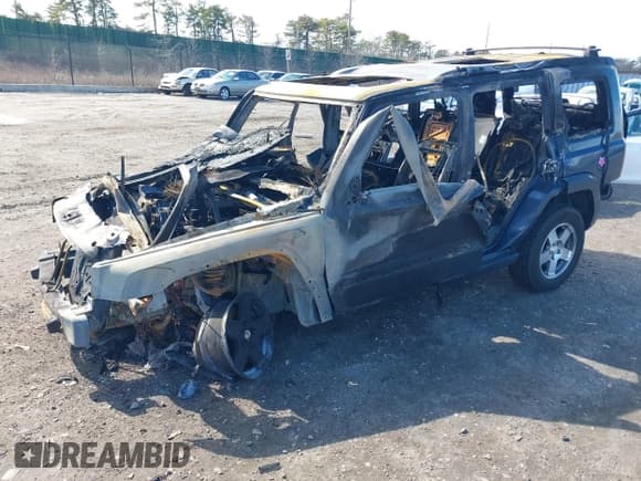 ✅ 2009 Jeep Commander Sport • VIN: 1J8HG48K09C536785 • Lot: 41739018. Listed on IAAI with 117,100 mi. Free auction sales archive from the USA and detailed vehicle history report at DreamBid. Image 2.