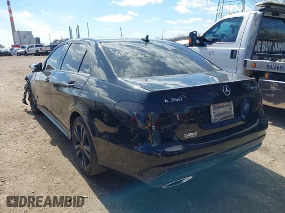 ✅ 2016 Mercedes-Benz E 350 Luxury • VIN: WDDHF8JB1GB266907 • Лот: 41865013. Опубликован ранее на IAAI с пробегом 105 627 миль. Бесплатный доступ к архиву аукционных продаж из США и подробный отчёт об истории автомобиля на DreamBid. Изображение 3.
