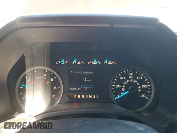 ✅ 2017 Ford F-150 XL • VIN: 1FTEW1EP1HKD86086 • Lot: 91360305. Listed on Copart with 152,612 mi. Free auction sales archive from the USA and detailed vehicle history report at DreamBid. Image 9.