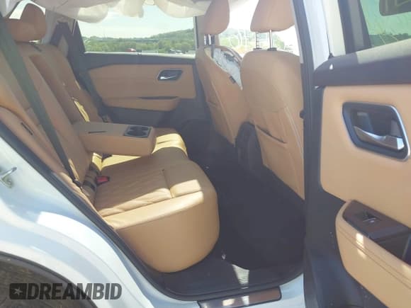 ✅ 2023 Nissan Rogue Platinum • VIN: JN8BT3DD7PW311192 • Lot: 42151046. Wystawiony na IAAI z przebiegiem 24 762 mil. Bezpłatny archiwum sprzedaży aukcyjnych z USA i szczegółowy raport historii pojazdu na DreamBid. Zdjęcie 8.